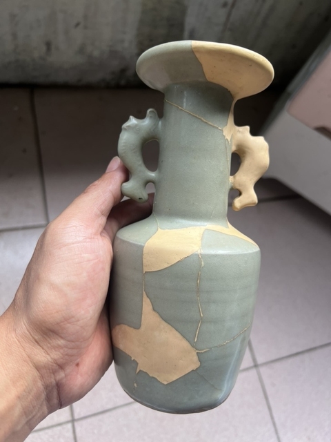 古玩陶瓷龍泉瓶真品鑒賞圖