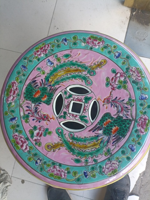 古玩陶瓷粉彩鳳凰牡丹花紋繡墩真品鑒賞圖