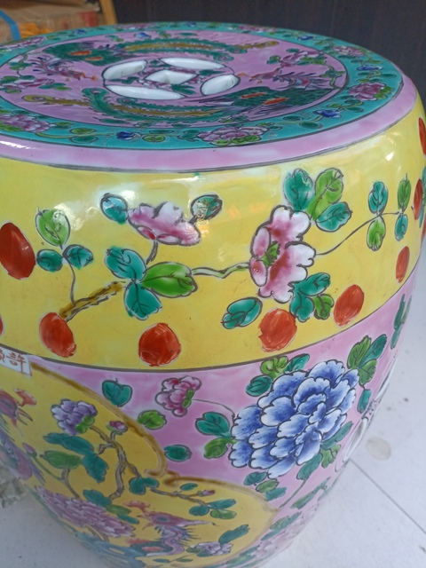 古玩陶瓷粉彩鳳凰牡丹花紋繡墩真品鑒賞圖
