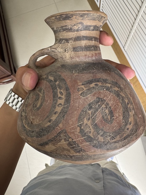 古玩陶瓷馬家窯文化馬場類型蛇紋單耳壺真品鑒賞圖