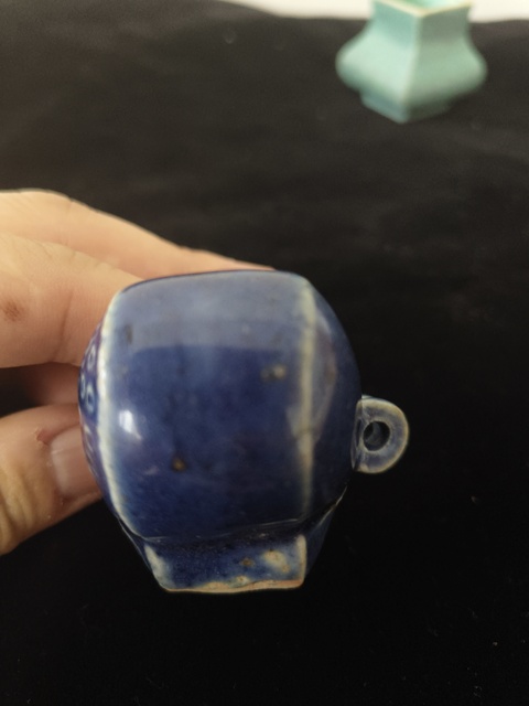 古玩陶瓷霽藍釉蝶型鳥食罐真品鑒賞圖