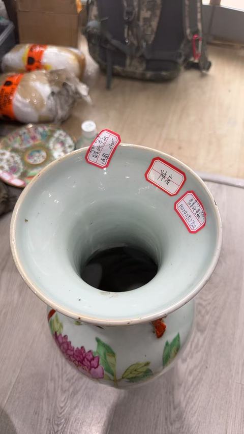 古玩陶瓷張子英款淺絳彩花鳥紋瓶真品鑒賞圖