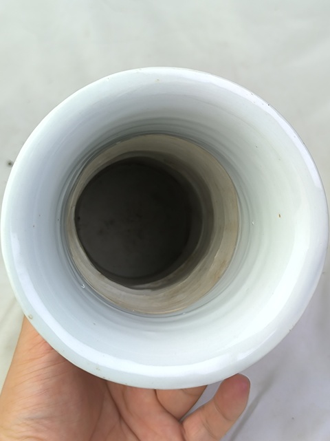 古玩陶瓷德化窯花觚真品鑒賞圖