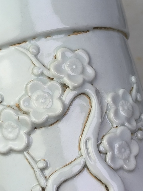 古玩陶瓷德化窯花觚真品鑒賞圖