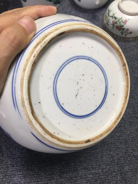 古玩陶瓷連生貴子圖青花罐真品鑒賞圖