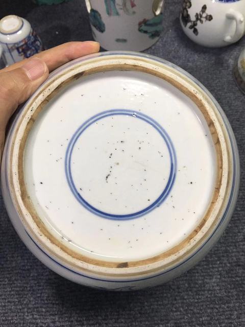 古玩陶瓷連生貴子圖青花罐真品鑒賞圖