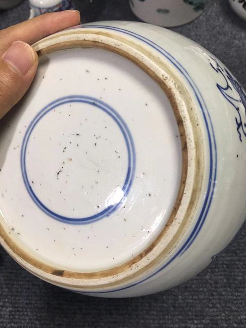 古玩陶瓷連生貴子圖青花罐真品鑒賞圖