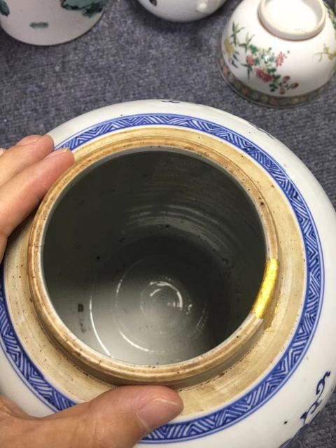 古玩陶瓷連生貴子圖青花罐真品鑒賞圖