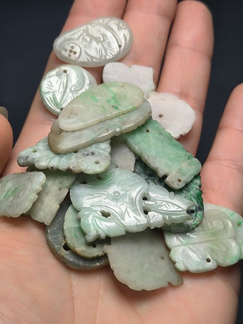 古玩玉器天然翡翠花片真品鑒賞圖