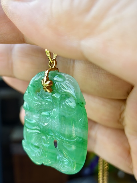 古玩玉器天然翡翠掛墜真品鑒賞圖