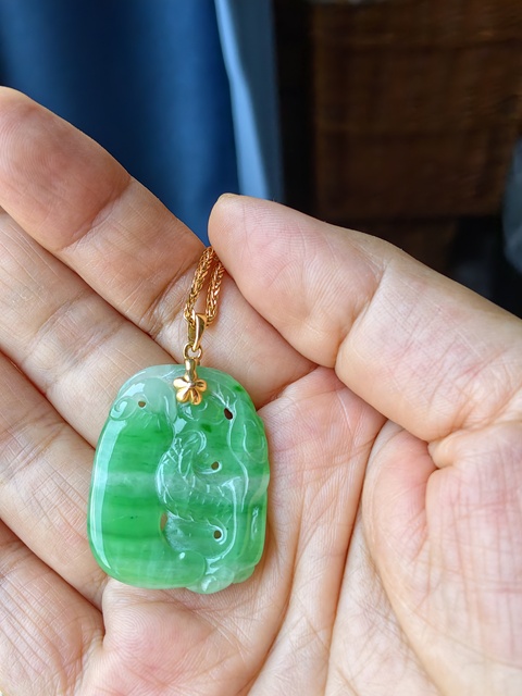 古玩玉器天然翡翠掛墜真品鑒賞圖