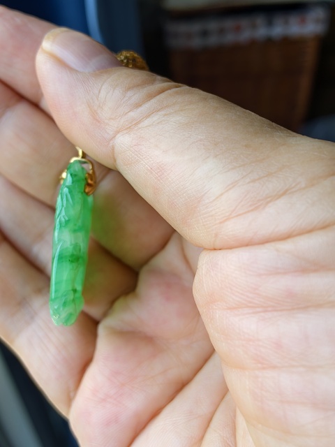 古玩玉器天然翡翠掛墜真品鑒賞圖