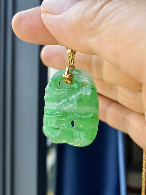 古玩玉器天然翡翠掛墜真品鑒賞圖