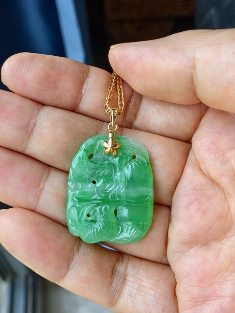 古玩玉器天然翡翠掛墜真品鑒賞圖