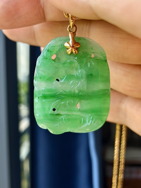 古玩玉器天然翡翠掛墜真品鑒賞圖
