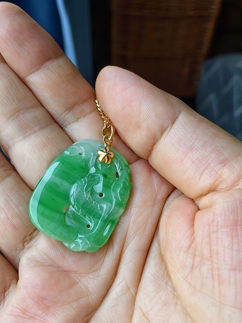 古玩玉器天然翡翠掛墜真品鑒賞圖