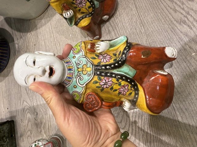 古玩陶瓷人物粉彩塑像真品鑒賞圖