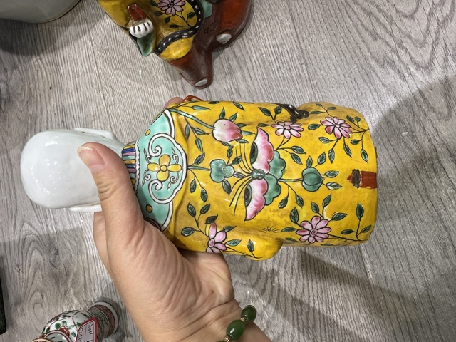 古玩陶瓷人物粉彩塑像真品鑒賞圖