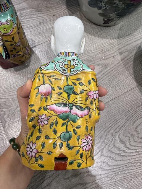 古玩陶瓷人物粉彩塑像真品鑒賞圖