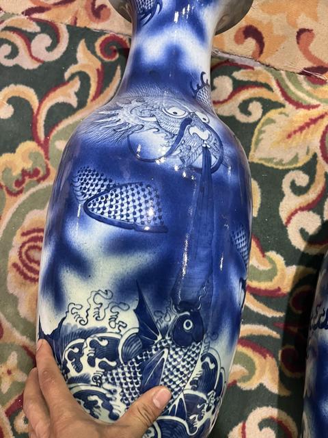 古玩陶瓷魚化龍青花瓶一對拍賣,當前價格9600元