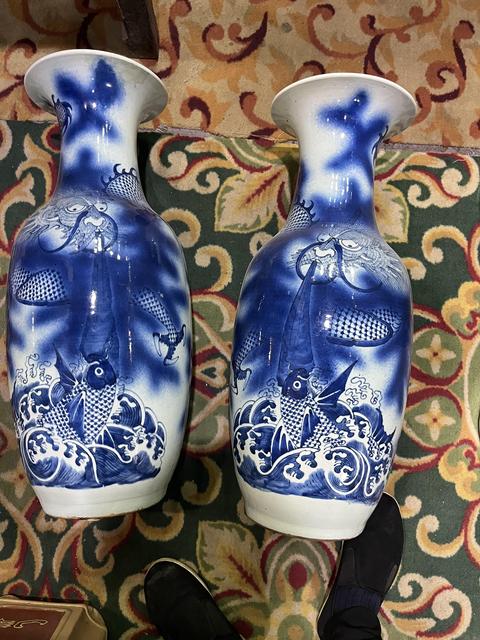 古玩陶瓷魚化龍青花瓶一對拍賣,當前價格9600元