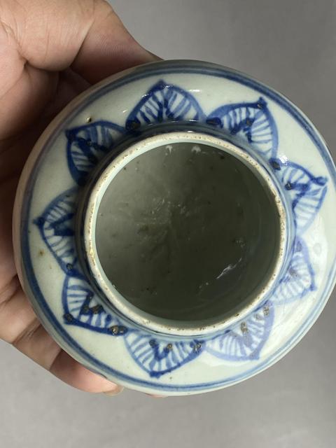 古玩陶瓷明中青花花卉紋罐真品鑒賞圖