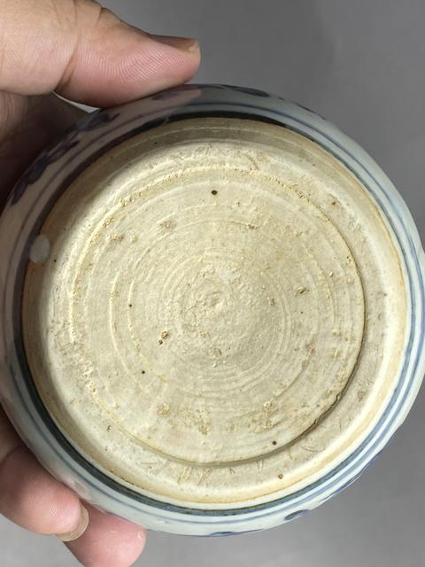 古玩陶瓷明中青花花卉紋罐真品鑒賞圖