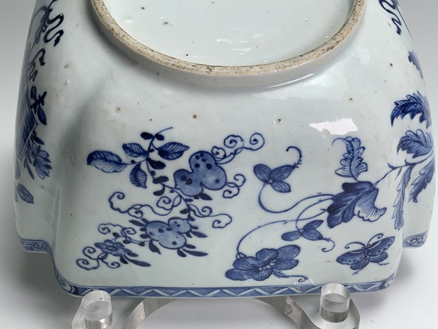 古玩陶瓷清中期·青花花卉紋四方大貢碗拍賣,當前價格1766元