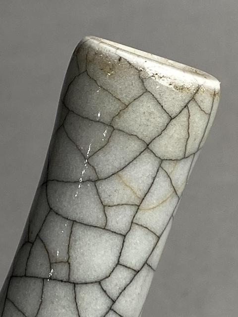 古玩陶瓷哥釉小天球瓶真品鑒賞圖