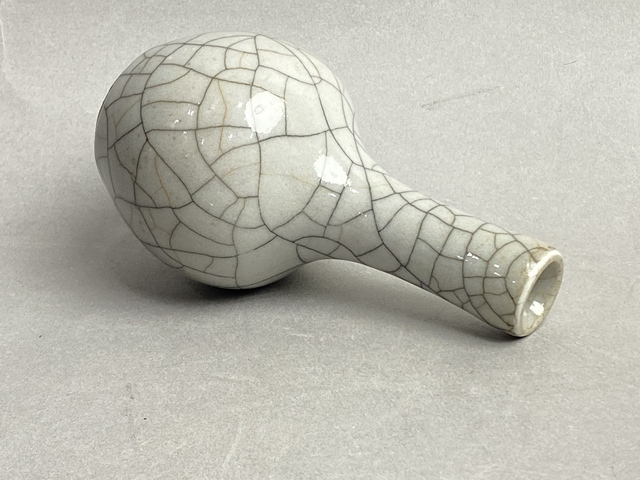 古玩陶瓷哥釉小天球瓶真品鑒賞圖