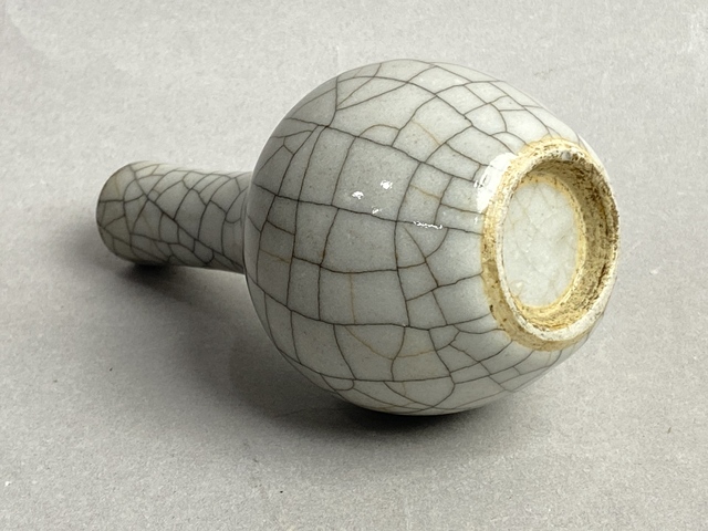 古玩陶瓷哥釉小天球瓶真品鑒賞圖