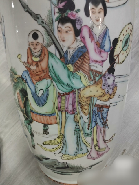 古玩陶瓷油粉彩麒麟送子圖撇口瓶真品鑒賞圖