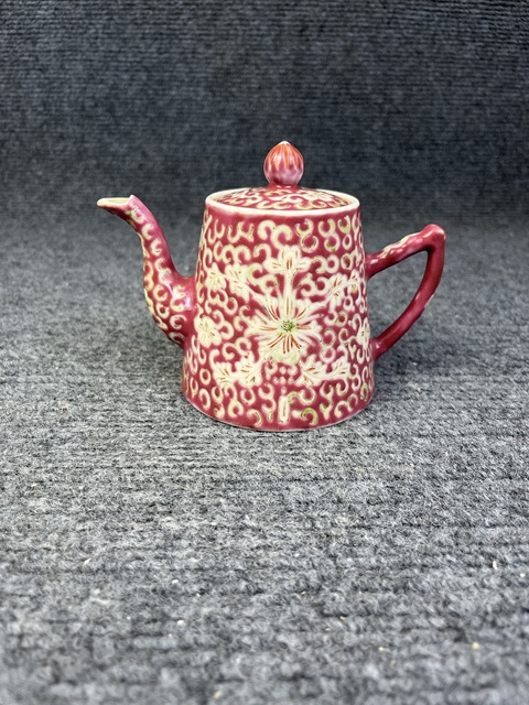 古玩陶瓷粉彩纏枝蓮寶相花紋執(zhí)壺真品鑒賞圖