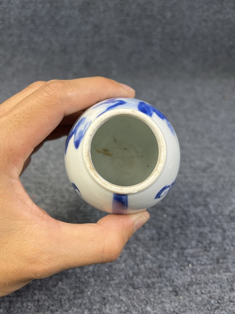 古玩陶瓷青花二喬蓮子罐真品鑒賞圖