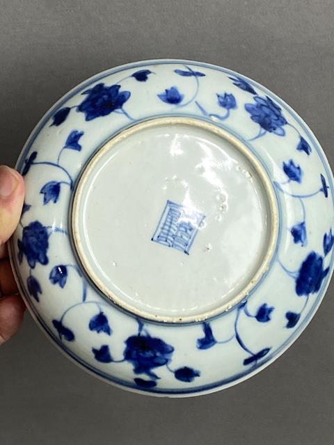 古玩陶瓷青花人物紋盤(pán)真品鑒賞圖