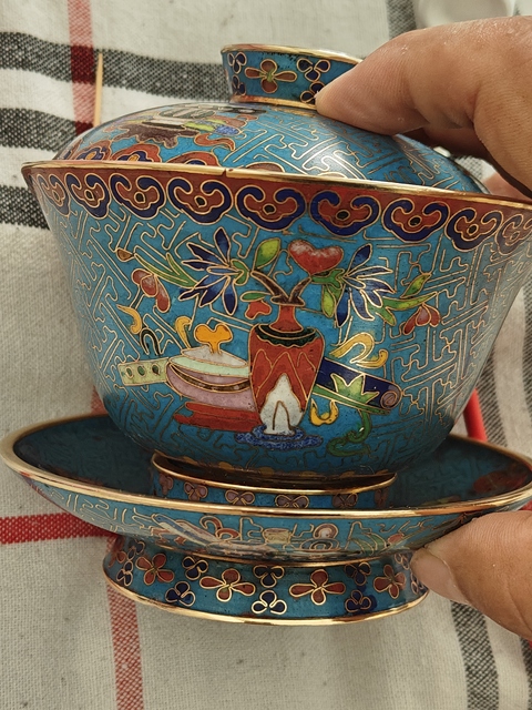 古玩雜項琺瑯彩蓋碗真品鑒賞圖