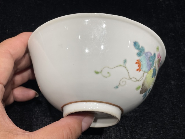 古玩陶瓷粉彩癩瓜紋茶碗真品鑒賞圖