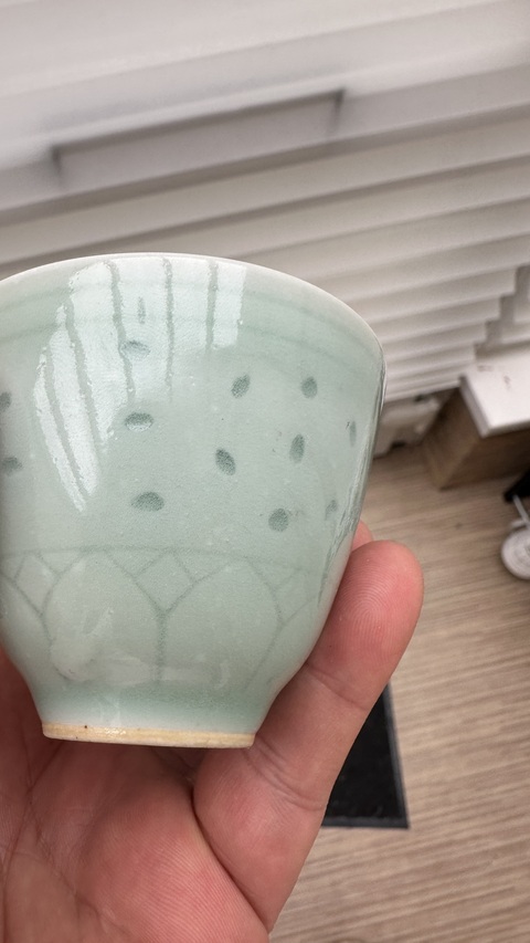 古玩陶瓷玲瓏瓷青釉杯真品鑒賞圖