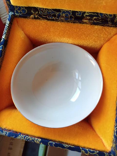 古玩陶瓷胭脂紅釉碗真品鑒賞圖