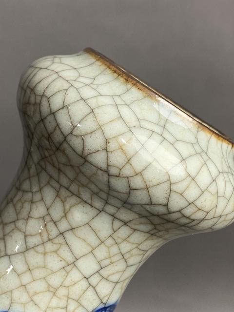 古玩陶瓷哥釉青花劉海戲金蟾洗口瓶真品鑒賞圖