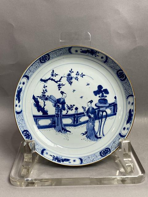 古玩陶瓷青花二喬人物盤真品鑒賞圖