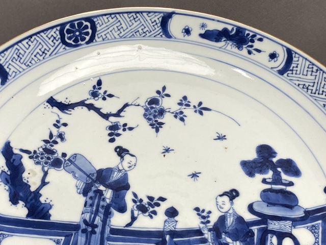 古玩陶瓷青花二喬人物盤真品鑒賞圖
