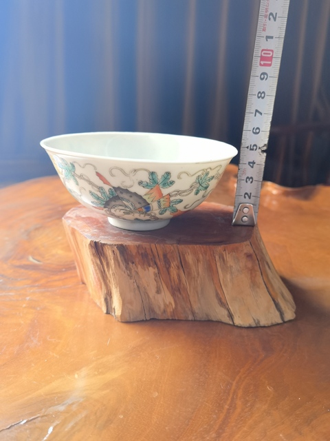古玩陶瓷瓜蝶連綿粉彩碗拍賣(mài),當(dāng)前價(jià)格1500元