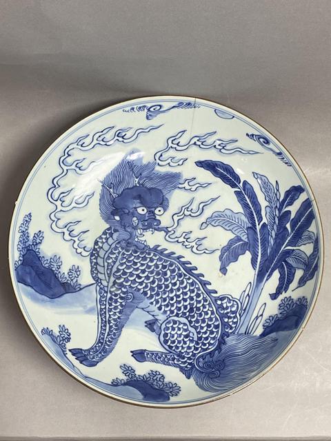 古玩陶瓷青花麒麟望月紋大盤真品鑒賞圖