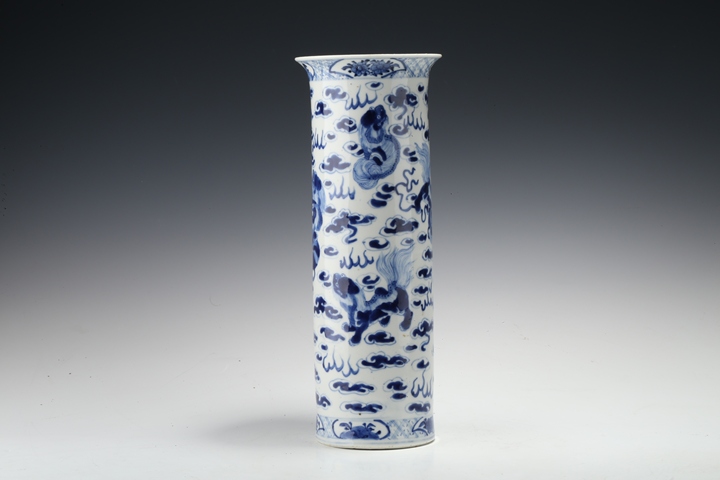 古玩陶瓷光緒·青花獅子戲繡球紋花觚真品鑒賞圖