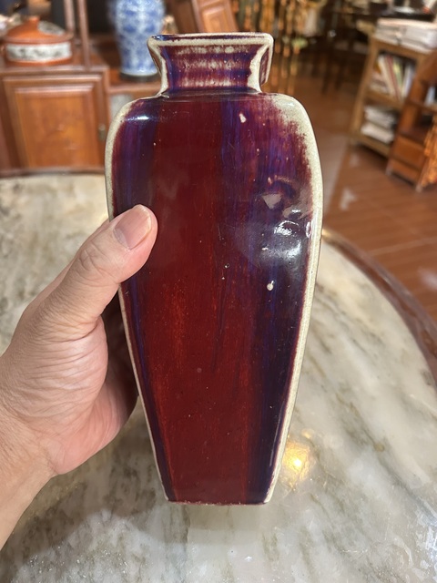 古玩陶瓷窯變紅釉四方瓶真品鑒賞圖