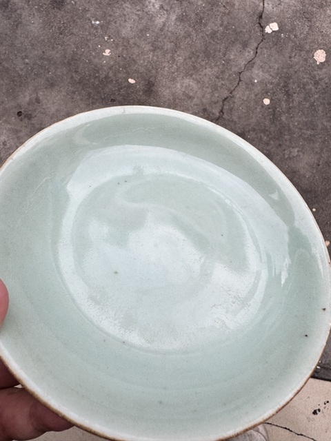 古玩陶瓷豆青釉盤真品鑒賞圖