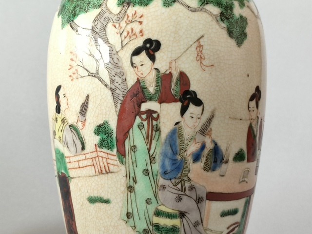 古玩陶瓷五彩人物觀音瓶真品鑒賞圖