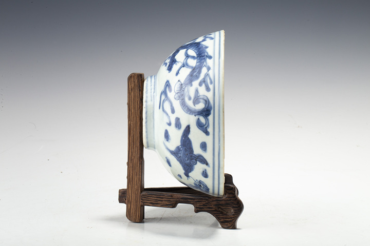 古玩陶瓷明晚·青花龍鳳紋碗拍賣,當前價格576元