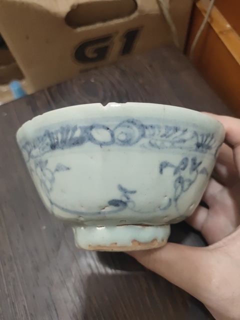 古玩陶瓷明中晚期 青花花卉紋碗真品鑒賞圖